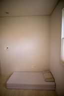 Private Family Homestay - Farm Square