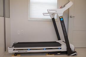 Private Family Homestay - Farm Square