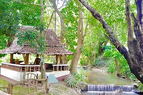 The Creek Garden Resort Huainamrin