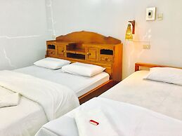 The Creek Garden Resort Huainamrin