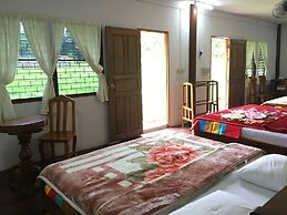 The Creek Garden Resort Huainamrin