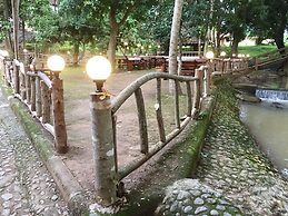 The Creek Garden Resort Huainamrin