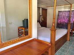 The Creek Garden Resort Huainamrin