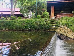 The Creek Garden Resort Huainamrin