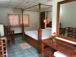 The Creek Garden Resort Huainamrin