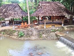 The Creek Garden Resort Huainamrin
