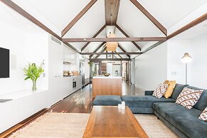 Your Luxury Escape - On The Bay