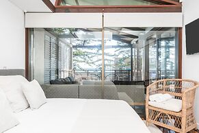 Your Luxury Escape - On The Bay