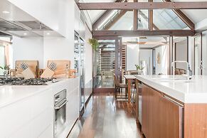 Your Luxury Escape - On The Bay