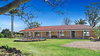 Your Luxury Escape - Paul's Farmhouse