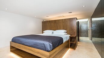 Your Luxury Escape - OneCoral