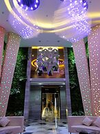 Holiday Villa Hotel & Residence