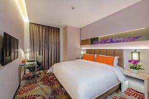 Holiday Villa Hotel & Residence