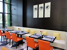 Holiday Villa Hotel & Residence