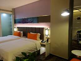 Holiday Villa Hotel & Residence