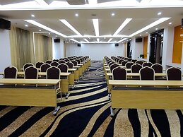 Holiday Villa Hotel & Residence