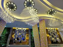 Holiday Villa Hotel & Residence