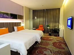 Holiday Villa Hotel & Residence