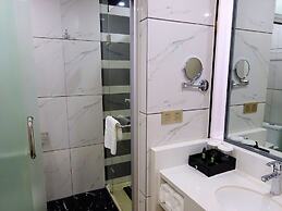 Holiday Villa Hotel & Residence