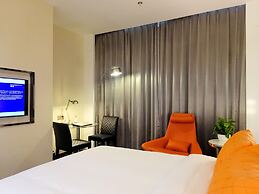 Holiday Villa Hotel & Residence