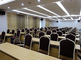 Holiday Villa Hotel & Residence