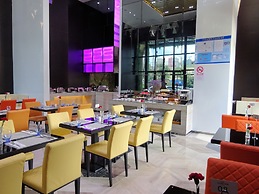 Holiday Villa Hotel & Residence