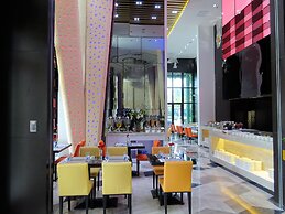 Holiday Villa Hotel & Residence