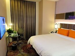 Holiday Villa Hotel & Residence