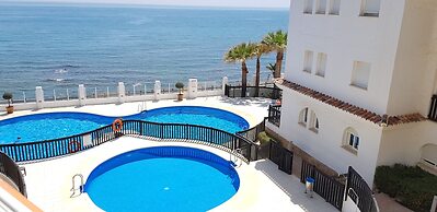 Exquisite Calahonda Beach Studio