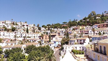 Spacious Family Benahavis Retreat