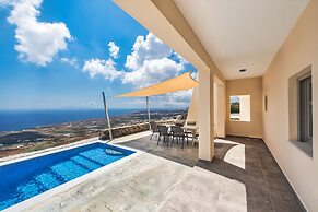 Theano Cave Suites & Villas