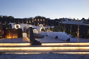 Theano Cave Suites & Villas