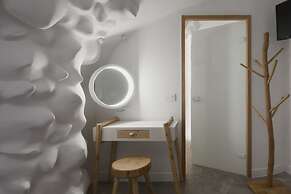 Theano Cave Suites & Villas