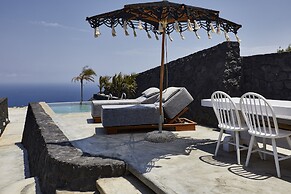 Theano Cave Suites & Villas