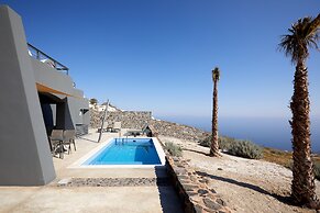 Theano Cave Suites & Villas