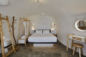Theano Cave Suites & Villas