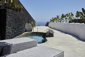 Theano Cave Suites & Villas