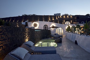 Theano Cave Suites & Villas