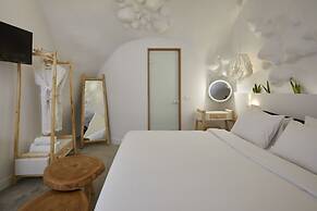 Theano Cave Suites & Villas