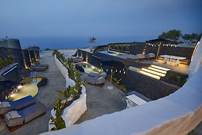 Theano Cave Suites & Villas