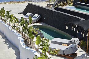 Theano Cave Suites & Villas