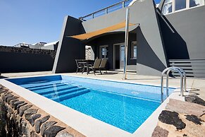 Theano Cave Suites & Villas