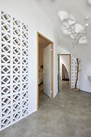 Theano Cave Suites & Villas