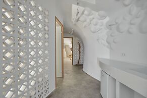 Theano Cave Suites & Villas