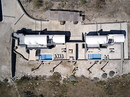 Theano Cave Suites & Villas