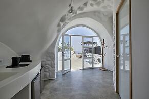 Theano Cave Suites & Villas