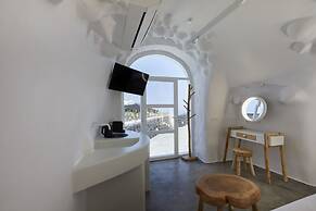 Theano Cave Suites & Villas