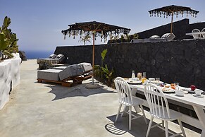 Theano Cave Suites & Villas