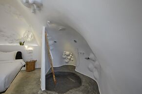 Theano Cave Suites & Villas
