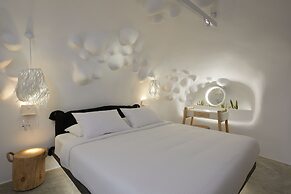 Theano Cave Suites & Villas